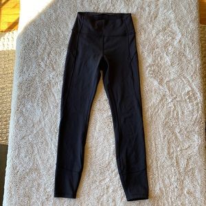 Lululemon In Movement 25” black size 4